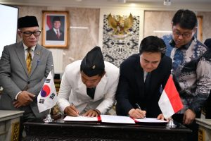 Korea Selatan Hibahkan Tiga Unit Smart Halteu Bus Senilai Rp 113 Miliar