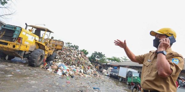 Pemerintah Provinsi Jawa Barat kembali mengeluarkan aturan pembatasan pembuangan sampah ke TPA Sarimukti sebanyak 1.500 ton per hari