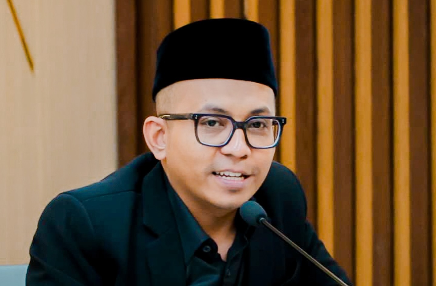 gugatan sekolah swasta terhadap Gubernur Jawa Barat Dedi Mulyadi mendapat kritik tajam dari anggota Komisi V DPRD Jabar Maulana Yusuf