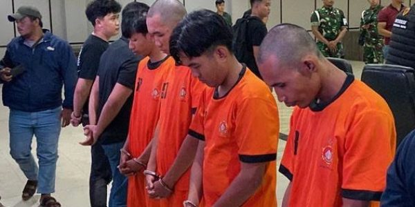 Sebanyak empat orang ditetapkan sebagai tersangka oleh Polres Bogor karena diduga terlibat dalam aksi penyerangan ke Markas Brimob Cikeas.