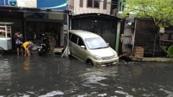 Wilayah Bandung Raya dan Sebagian Jawa Barat diprediksi akan mengalami intesitas curah hujan tinggi seiring dengan munculnya Badai Rossby.
